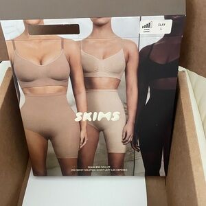 SKIMS Tan Shapewear Seamless Intimates